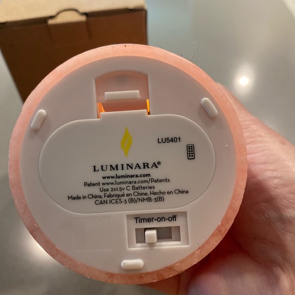 Luminara Flameless pillar candles- Peach - Picture 7 of 9